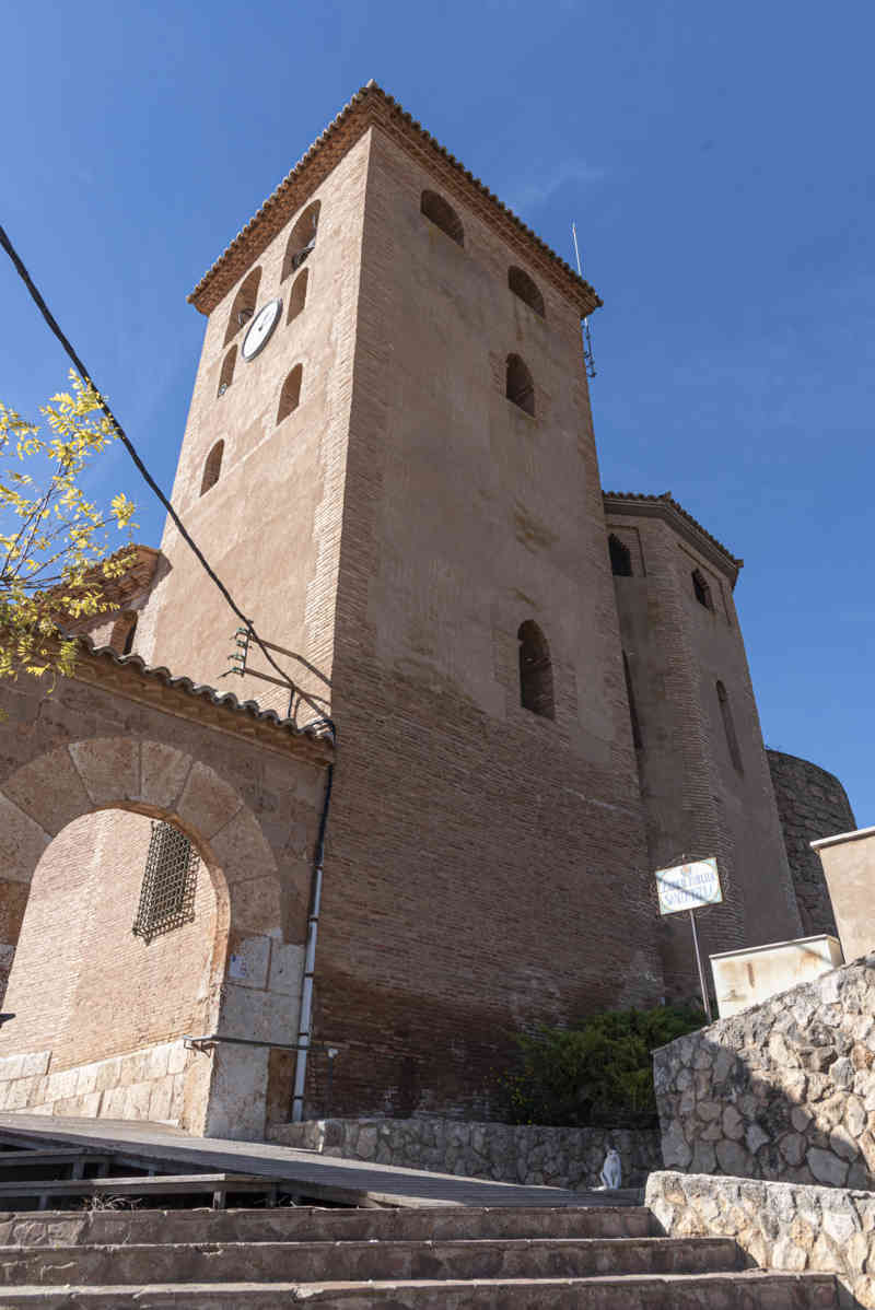 Zaragoza - Cervera de la Cañada 07 - iglesia de Santa Tecla.jpg